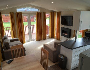 Large Detached Lodge CS18