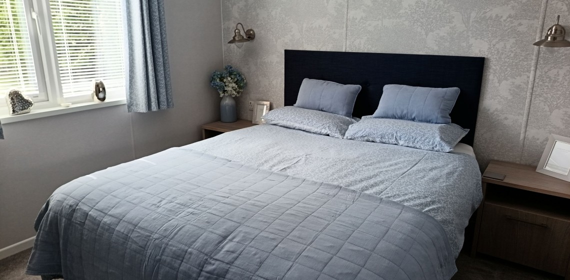 Atlas Wisteria 40 20 2 bed REF PF17