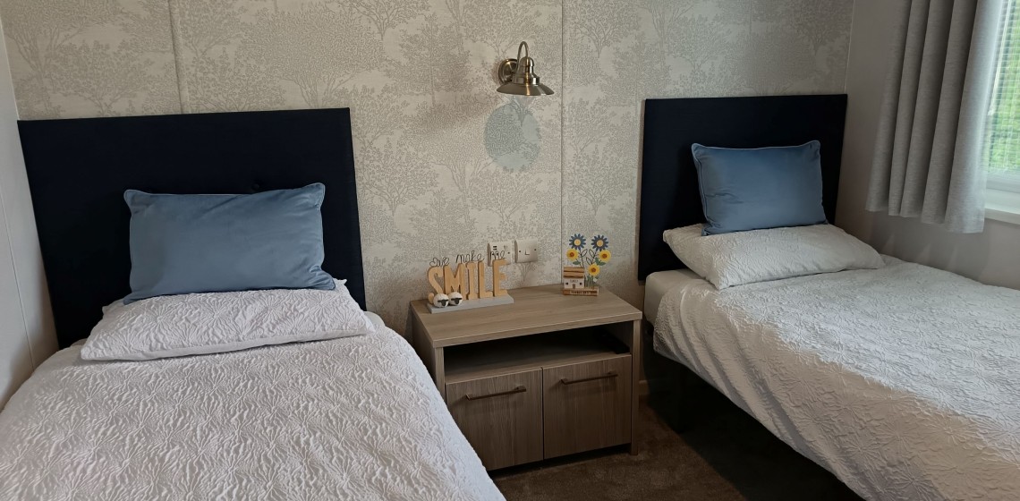 Atlas Wisteria 40 20 2 bed REF PF17