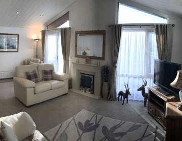 Large Luxury Detached Lodge 14